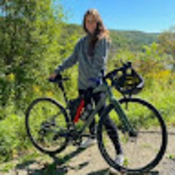 Meet your Posher, Olivia - Picture 1 of 1